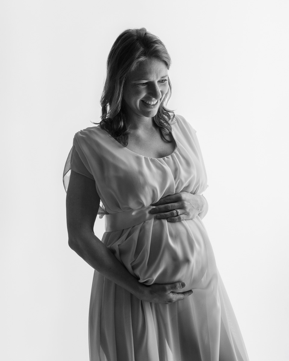 gravidfoto i studio, Gravidfotografering stockholm, Gravidfoto tullinge, gravidfoto huddinge, gravid fotografing, maternity photographer, maternity photos, pregnancy photo, fotograf terri lindholm